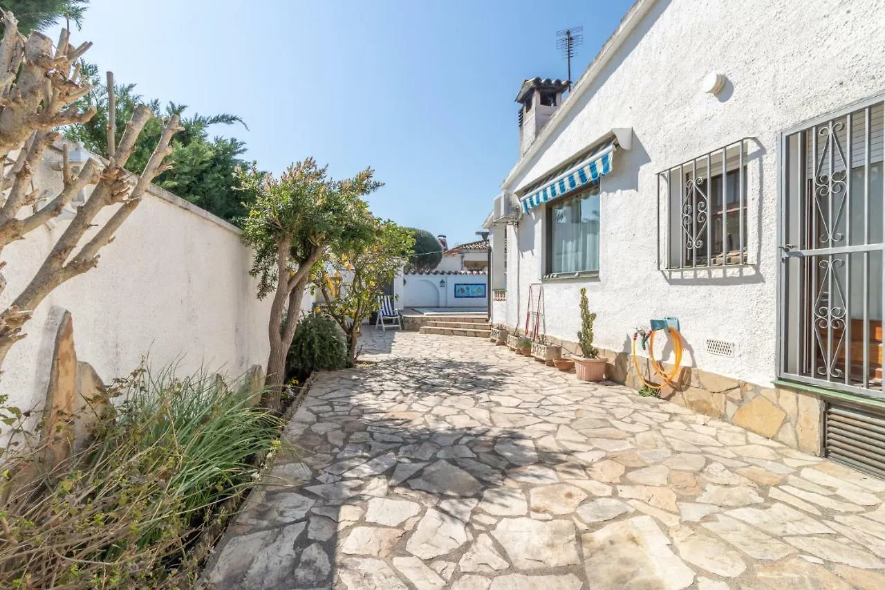 إمبوريابرافا Goldhome - Requesens 0*,  إسبانيا
