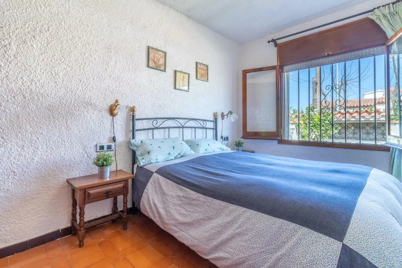 إمبوريابرافا Goldhome - Requesens بيت للعطل