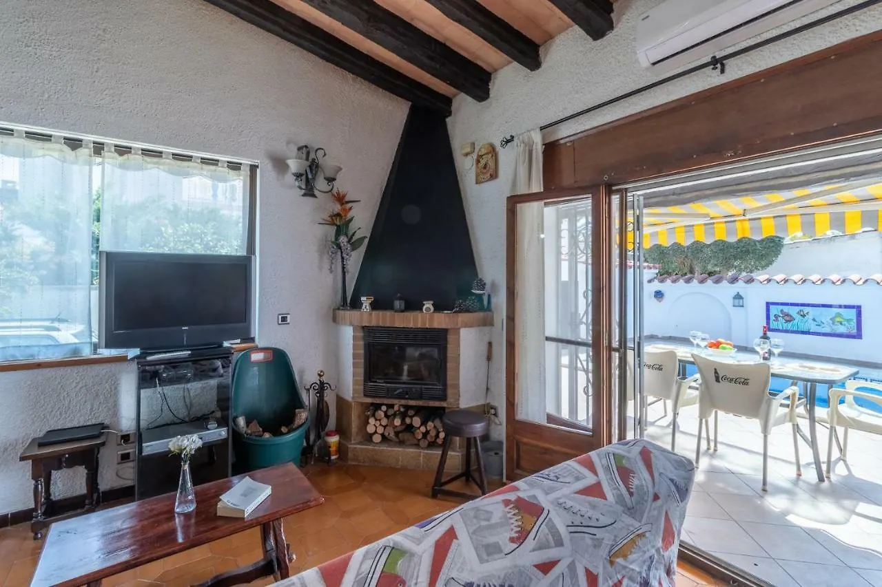 بيت للعطل إمبوريابرافا Goldhome - Requesens إسبانيا